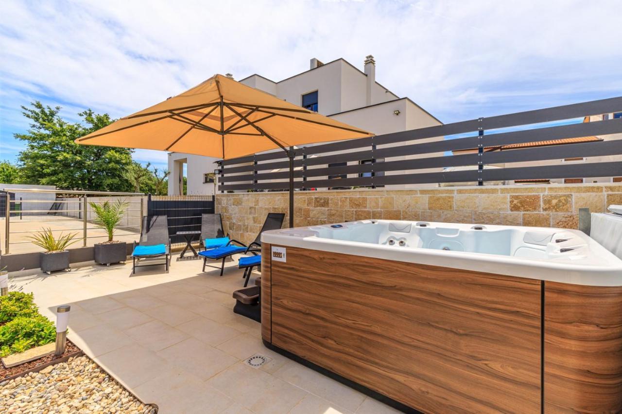 Sabena Apartment With Private Whirlpool Poreč Buitenkant foto