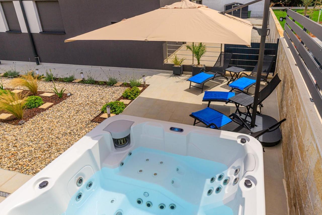 Sabena Apartment With Private Whirlpool Poreč Buitenkant foto